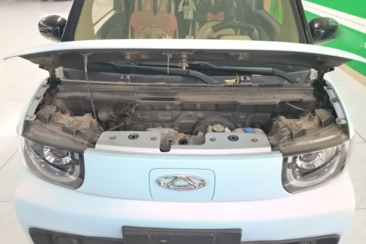 Used Chery QQ Ice Cream 2022 170km Sundae Phosphate Lithium-Ion Engine Bay