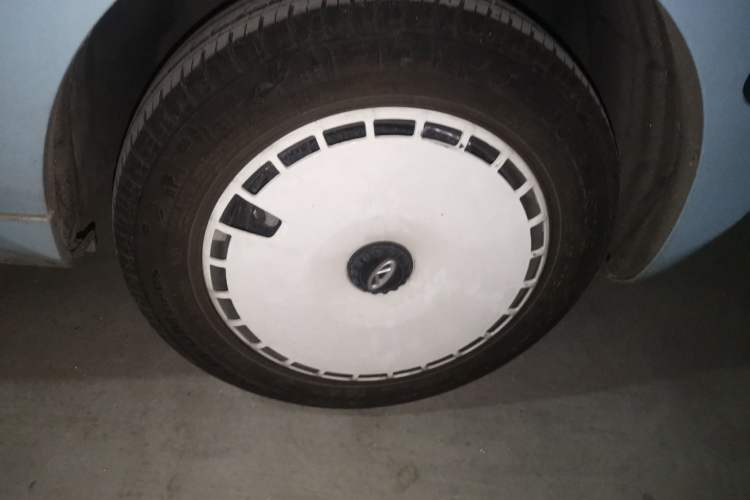 Used Chery QQ Ice Cream 2022 170km Sundae Phosphate Lithium-Ion Exterior 1