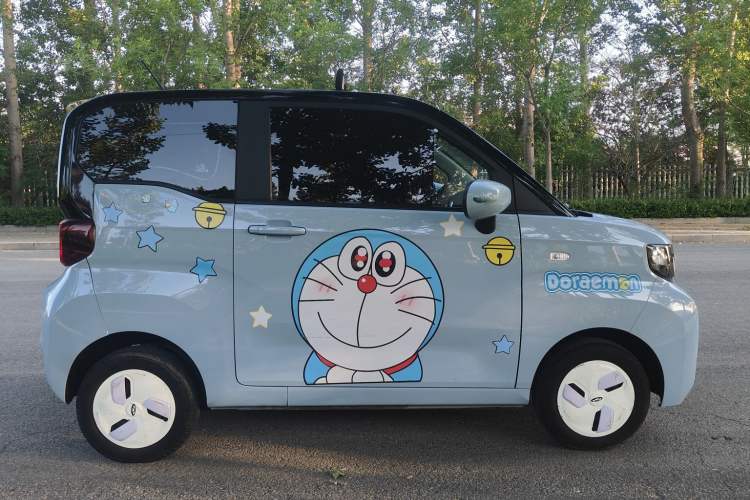 Used Chery QQ Ice Cream 2022 170km Sundae Phosphate Lithium-Ion Exterior 3