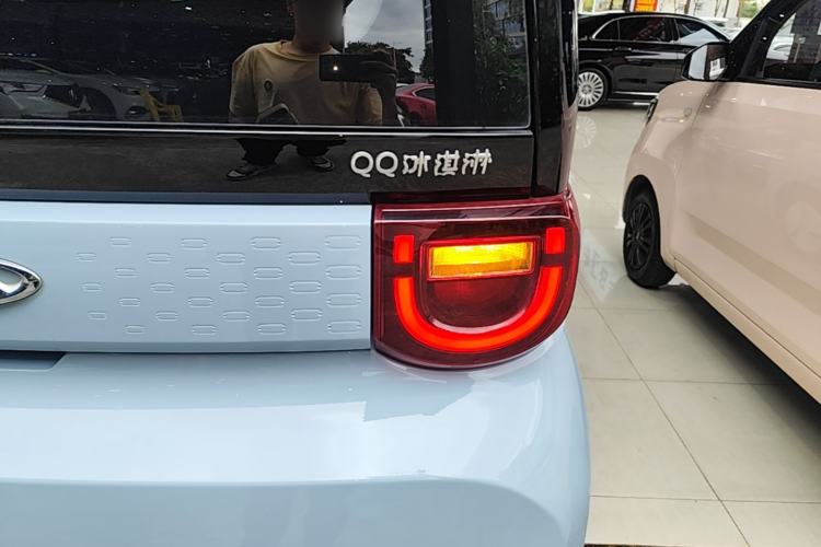 Used Chery QQ Ice Cream 2022 170km Sundae Phosphate Lithium-Ion Exterior 3