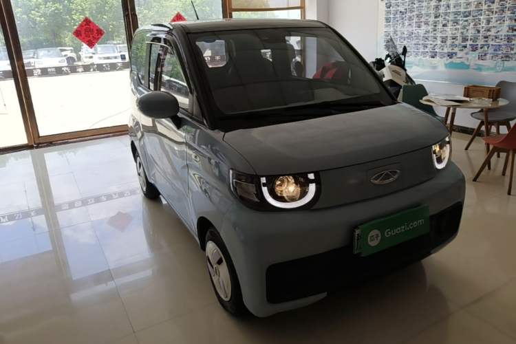Used Chery QQ Ice Cream 2022 170km Sundae Phosphate Lithium-Ion Front Right 45 Deg