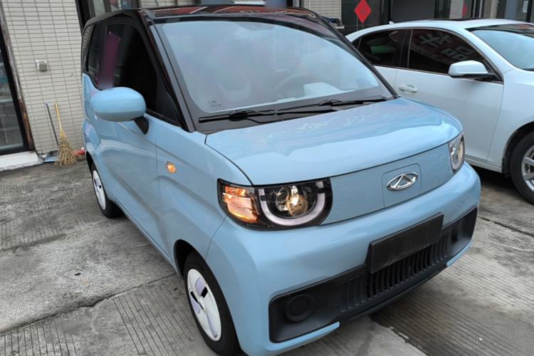 Used Chery QQ Ice Cream 2022 170km Sundae Phosphate Lithium-Ion Front Right 45 Deg