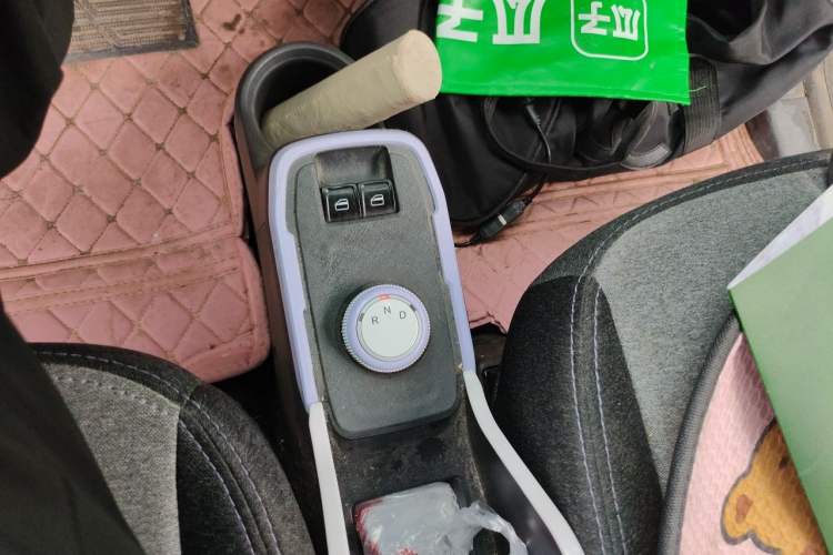 Used Chery QQ Ice Cream 2022 170km Sundae Phosphate Lithium-Ion Gear Lever
