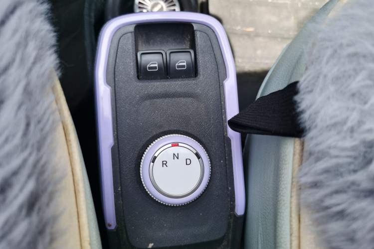 Used Chery QQ Ice Cream 2022 170km Sundae Phosphate Lithium-Ion Gear Lever