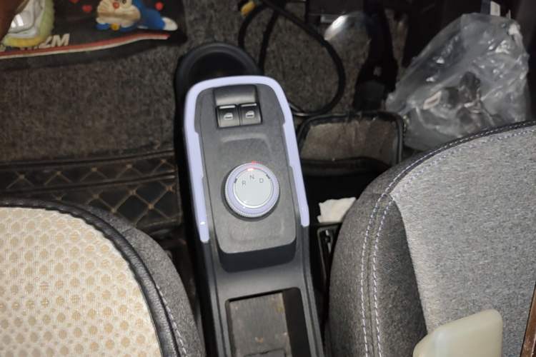 Used Chery QQ Ice Cream 2022 170km Sundae Phosphate Lithium-Ion Gear Lever