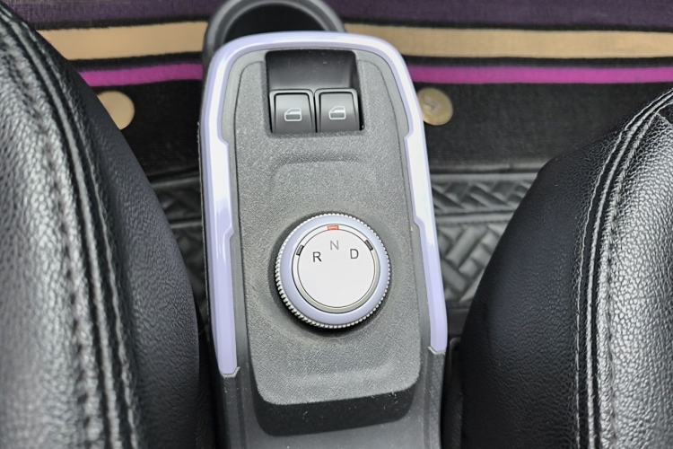 Used Chery QQ Ice Cream 2022 170km Sundae Phosphate Lithium-Ion Gear Lever
