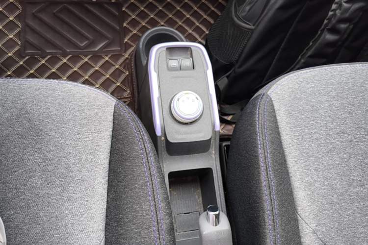 Used Chery QQ Ice Cream 2022 170km Sundae Phosphate Lithium-Ion Gear Lever