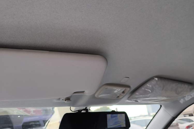Used Chery QQ Ice Cream 2022 170km Sundae Phosphate Lithium-Ion Headliner