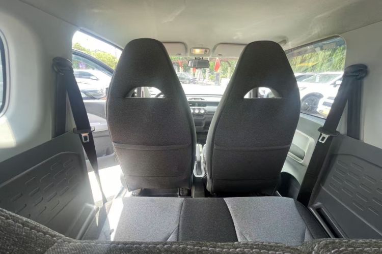 Used Chery QQ Ice Cream 2022 170km Sundae Phosphate Lithium-Ion Interior 1