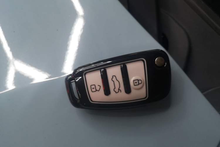 Used Chery QQ Ice Cream 2022 170km Sundae Phosphate Lithium-Ion Interior 1