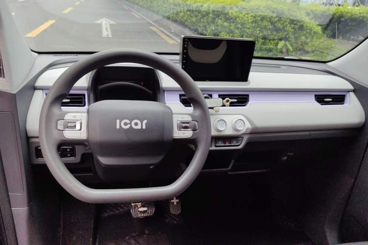 Used Chery QQ Ice Cream 2022 170km Sundae Phosphate Lithium-Ion Interior 2
