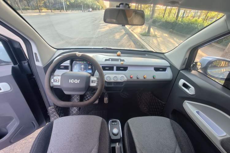 Used Chery QQ Ice Cream 2022 170km Sundae Phosphate Lithium-Ion Interior 3