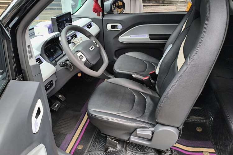 Used Chery QQ Ice Cream 2022 170km Sundae Phosphate Lithium-Ion Left Front Seat
