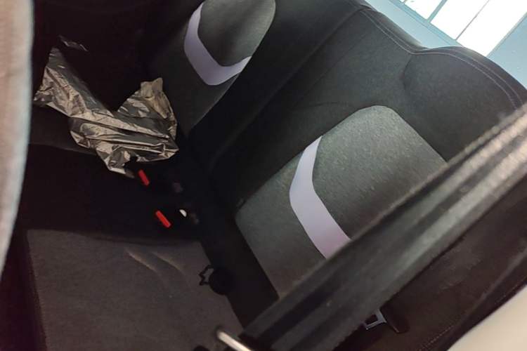 Used Chery QQ Ice Cream 2022 170km Sundae Phosphate Lithium-Ion Left Rear Seat