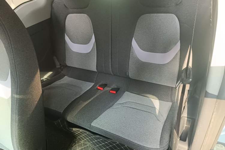 Used Chery QQ Ice Cream 2022 170km Sundae Phosphate Lithium-Ion Left Rear Seat