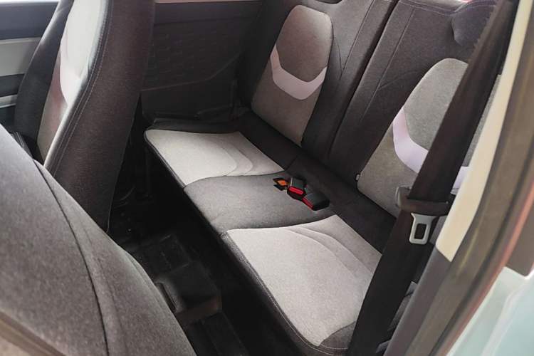 Used Chery QQ Ice Cream 2022 170km Sundae Phosphate Lithium-Ion Left Rear Seat