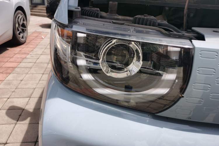 Used Chery QQ Ice Cream 2022 170km Sundae Phosphate Lithium-Ion Right Front Headlight