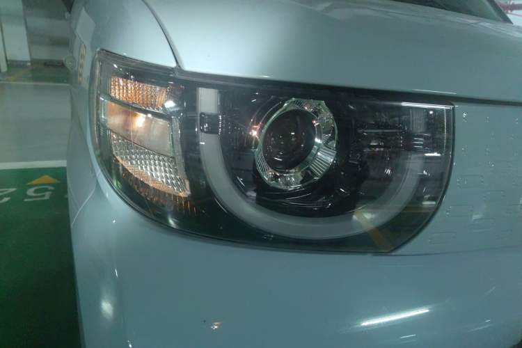 Used Chery QQ Ice Cream 2022 170km Sundae Phosphate Lithium-Ion Right Front Headlight
