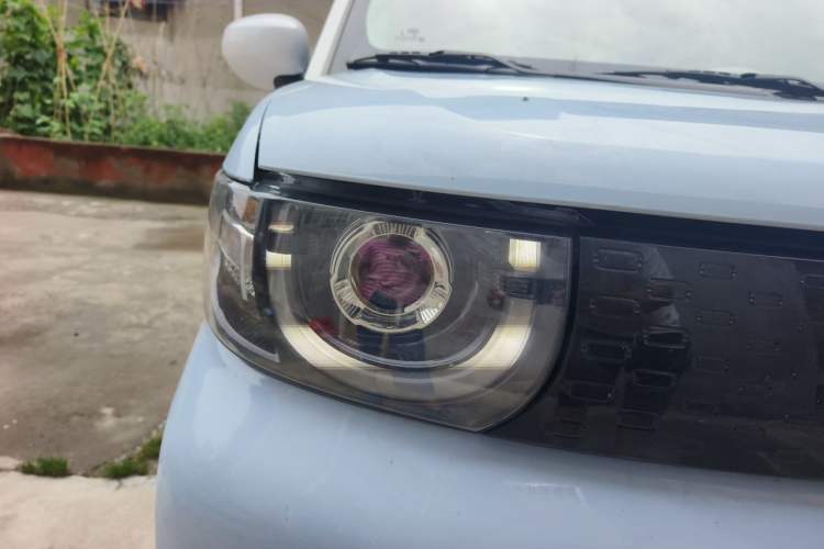 Used Chery QQ Ice Cream 2022 170km Sundae Phosphate Lithium-Ion Right Front Headlight