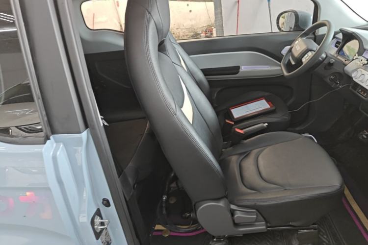 Used Chery QQ Ice Cream 2022 170km Sundae Phosphate Lithium-Ion Right Front Seat
