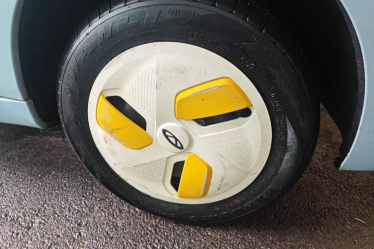 Used Chery QQ Ice Cream 2022 Pudding Model Right Front Wheel Hub