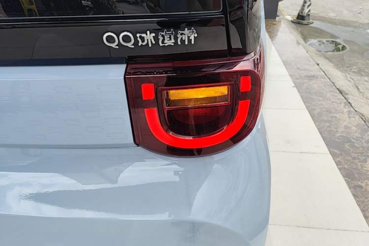 Used Chery QQ Ice Cream 2022 170km Sundae Phosphate Lithium-Ion Right Rear Taillight