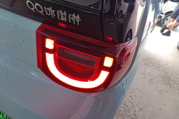 Used Chery QQ Ice Cream 2022 170km Sundae Phosphate Lithium-Ion Right Rear Taillight