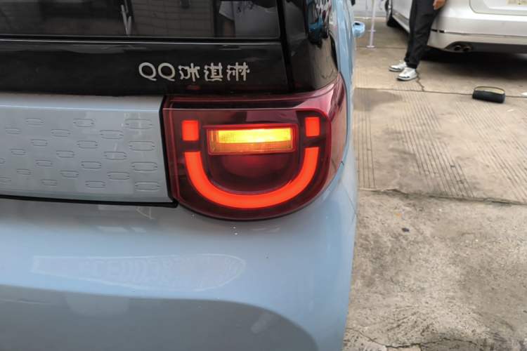 Used Chery QQ Ice Cream 2022 170km Sundae Phosphate Lithium-Ion Right Rear Taillight