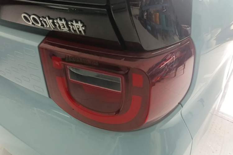 Used Chery QQ Ice Cream 2022 170km Sundae Phosphate Lithium-Ion Right Rear Taillight