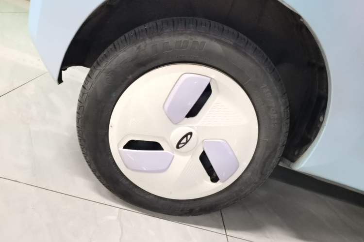 Used Chery QQ Ice Cream 2022 170km Sundae Phosphate Lithium-Ion Right Rear Wheel Hub