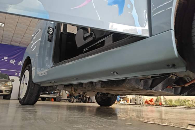 Used Chery QQ Ice Cream 2022 170km Sundae Phosphate Lithium-Ion Right Side Sill