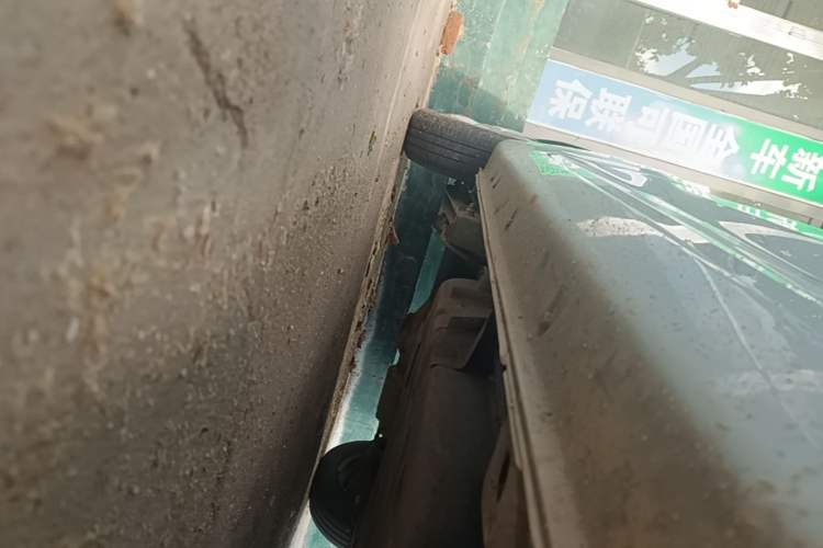 Used Chery QQ Ice Cream 2022 170km Sundae Phosphate Lithium-Ion Right Side Sill