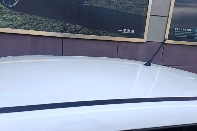 Used Chery QQ Ice Cream 2022 170km Sundae Phosphate Lithium-Ion Roof
