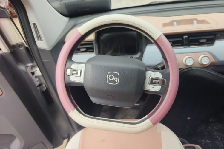 Used Chery QQ Ice Cream 2022 170km Sundae Phosphate Lithium-Ion Steering Wheel