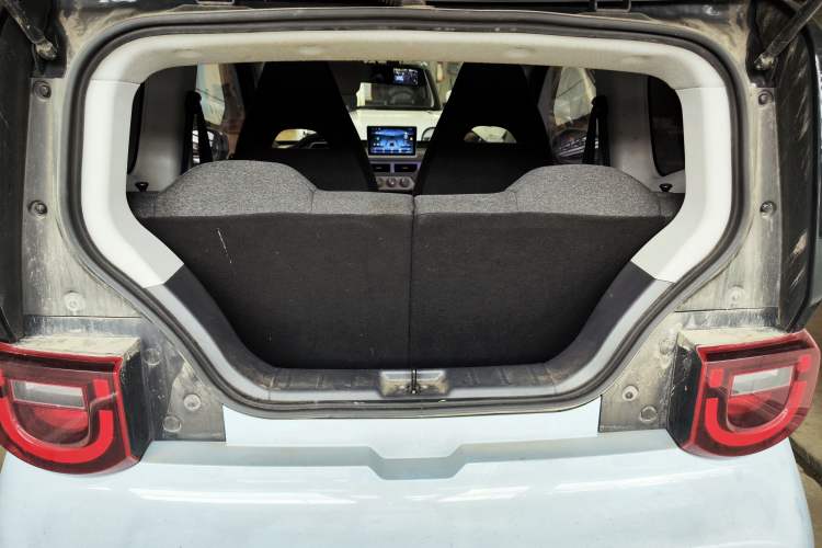 Used Chery QQ Ice Cream 2022 170km Sundae Phosphate Lithium-Ion Trunk