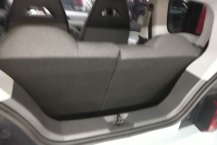 Used Chery QQ Ice Cream 2022 170km Sundae Phosphate Lithium-Ion Trunk