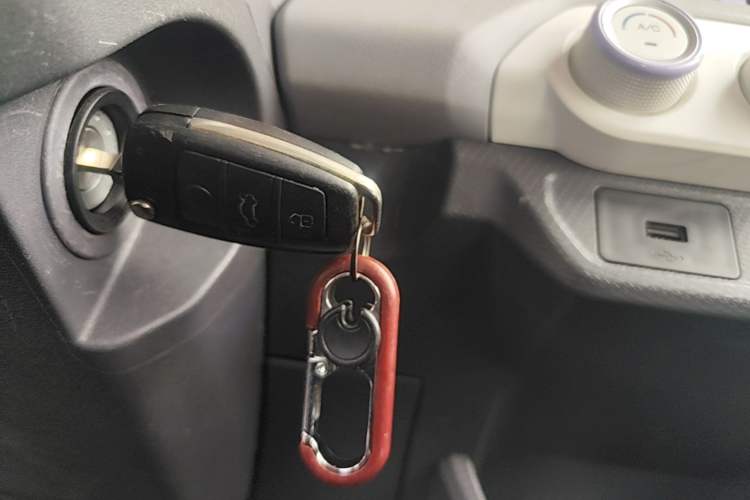 Used Chery QQ Ice Cream 2022 170km Sundae Phosphate Lithium-Ion Vehicle Key