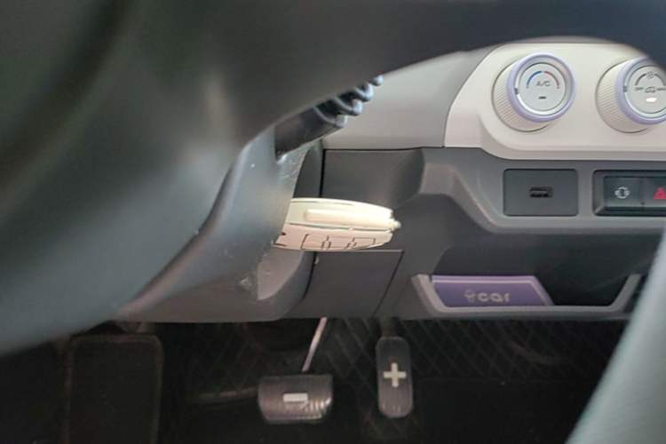 Used Chery QQ Ice Cream 2022 170km Sundae Phosphate Lithium-Ion Vehicle Key