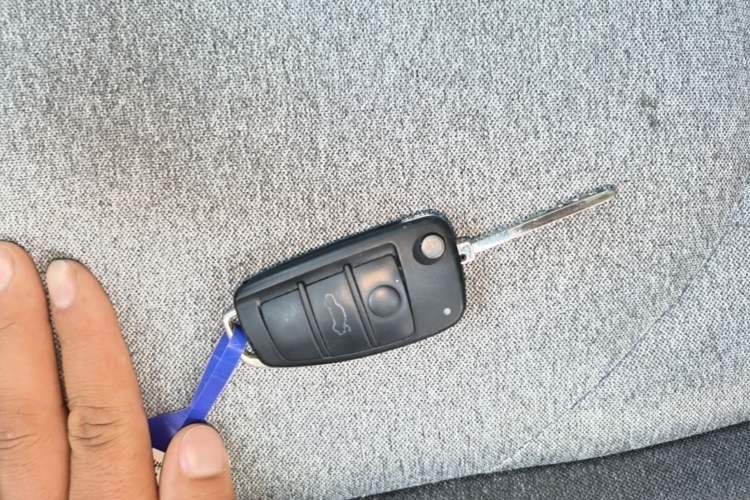 Used Chery QQ Ice Cream 2022 170km Sundae Phosphate Lithium-Ion Vehicle Key