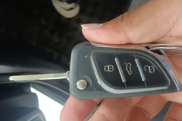Used Chery QQ Ice Cream 2022 170km Sundae Phosphate Lithium-Ion Vehicle Key