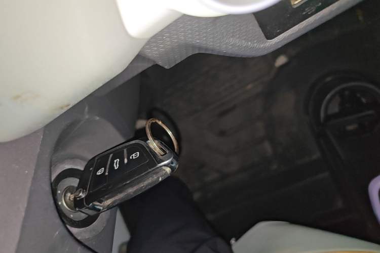 Used Chery QQ Ice Cream 2022 170km Sundae Phosphate Lithium-Ion Vehicle Key