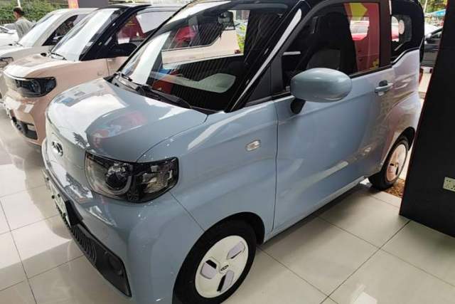 Used Chery QQ Ice Cream 2022 170km Sundae Phosphate Lithium-Ion