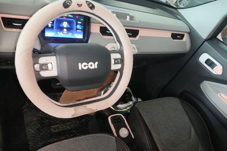 Used Chery QQ Ice Cream 2022 170km Sundae Phosphate Lithium-Ion Center Console