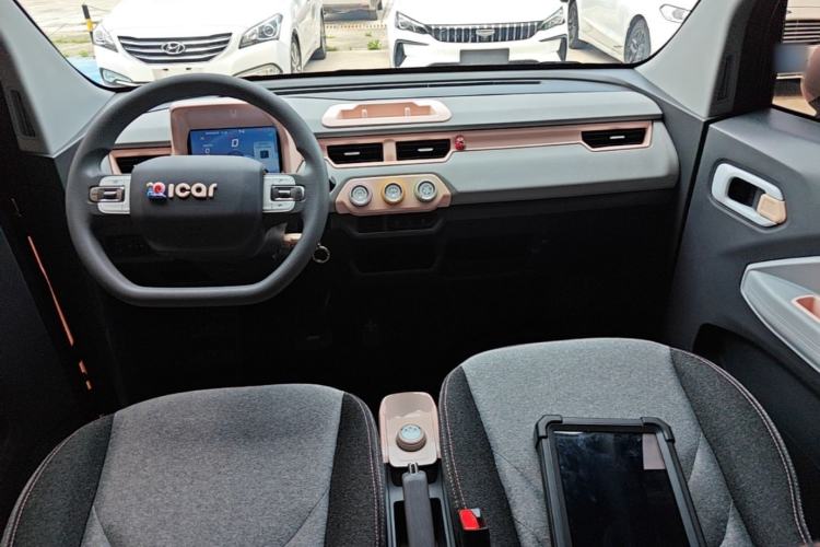 Used Chery QQ Ice Cream 2022 170km Sundae Phosphate Lithium-Ion Center Console