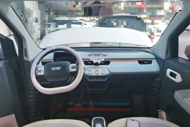 Used Chery QQ Ice Cream 2022 170km Sundae Phosphate Lithium-Ion Center Console