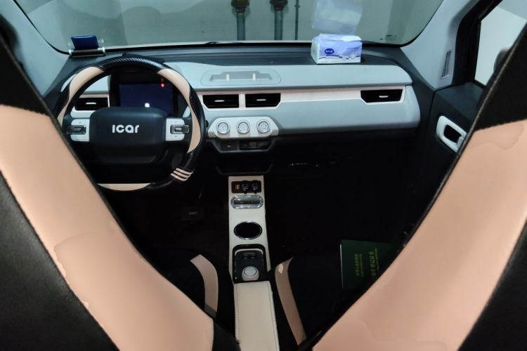 Used Chery QQ Ice Cream 2022 170km Sundae Phosphate Lithium-Ion Center Console
