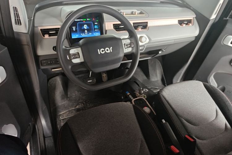 Used Chery QQ Ice Cream 2022 170km Sundae Phosphate Lithium-Ion Center Console