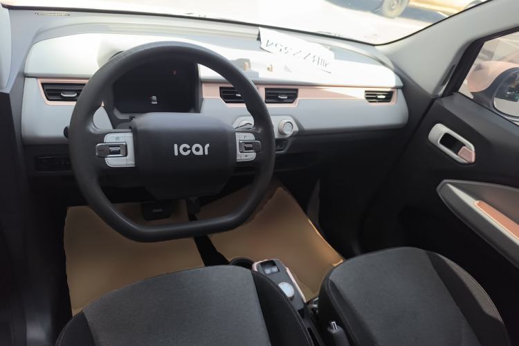 Used Chery QQ Ice Cream 2022 170km Sundae Phosphate Lithium-Ion Center Console