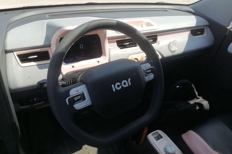 Used Chery QQ Ice Cream 2022 170km Sundae Phosphate Lithium-Ion Center Console