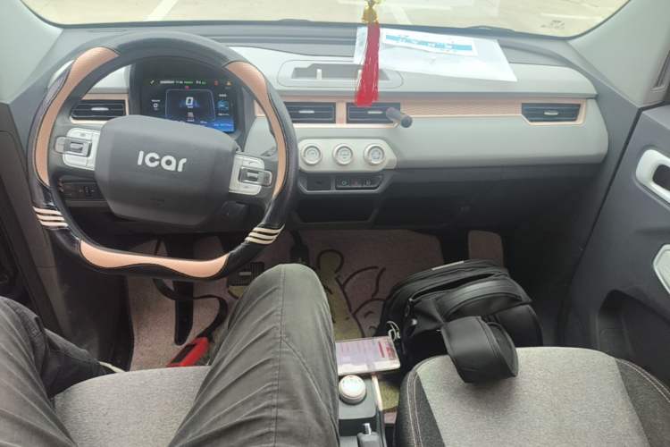 Used Chery QQ Ice Cream 2022 120km Conical Shape Lithium Iron Phosphate Center Console